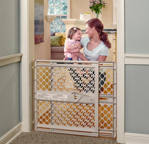 lot 336 image: Toddleroo by North States - Supergate Ergo Baby Gate Plastic Baby Gate for Stairs & Doorways - Adjustable Indoor Safety Gate