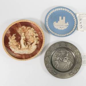 lot 34 image: Vintage Commemorative Plate Lot