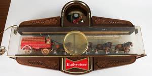 lot 1 image: Budweiser Champion Clydesdale Horse Team Vintage Hanging Lighted Sign