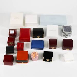 lot 57 image: Vintage Jewelry Boxes