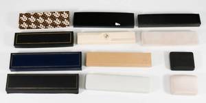 lot 55 image: Vintage Costume Jewelry Necklace Boxes