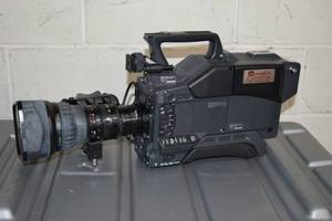 lot 37 image: Sony Professional Broadcast Video Camera System with Custom Case & Accessories