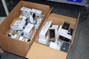 lot 79 image: Two Boxes of Miscellaneous New Pro  Commercial Audio & Video Cable Wall Mount Plates