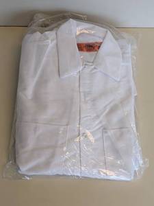 lot 121 image: (6) NEW MEDIUM REDKAP WHITE BUTTON UP SHORT SLEEVE SHIRTS