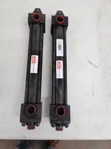 lot 33 image: Pair of Vickers Hydro-Line Hydraulic Cylinders N5C-1.5X10-N 3000 PSI