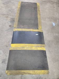 lot 51 image: Set of 3 Diamond Plate Industrial Anti-Fatigue Mats 59x35 Inches