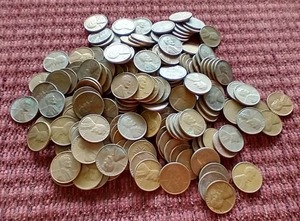 lot 33 image: (200) Wheat Pennies