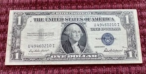 lot 58 image: 1935 Silver Certificate $1 Note
