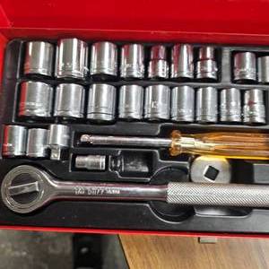 lot 5 image: TA Tools, 38 Ratchet Set in Metal Tool Box