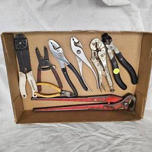 lot 72 image: Awesome Specialty Pliers Set