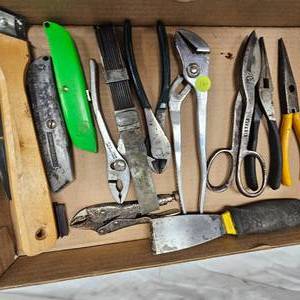 lot 91 image: Lot of Vise Grips, Sidecutters, Pliers, Snips, Etc
