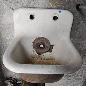 lot 141 image: Cast Porcelain Mop Sink