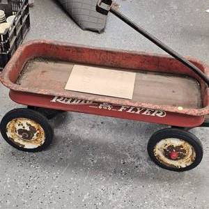 lot 117 image: Original Radio Flyer Red Wagon
