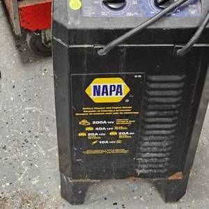 lot 118 image: Napa Legend 10,20,40,200 Amp Battery Charger, untested