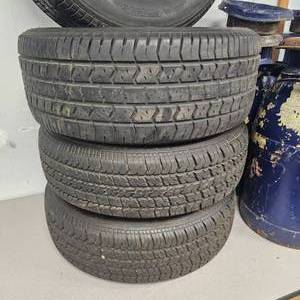 lot 100 image: Ultra Chrome Rims with Tires, 14, FordDodge Pattern