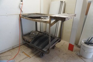 lot 4 image: roller cart