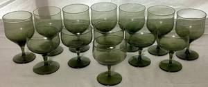 lot 28 image: Mid Century Modern Smokey Brown Glasses - 7 Wine and 6 Sorbet