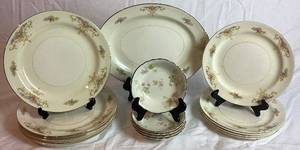 lot 34 image: Vintage Homer Laughlin China Collection - Maple Leaf Bowls and Eggshell Nautilus Dishes