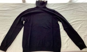 lot 37 image: Charter Club Luxury 100% Cashmere Turtle Neck Sweater - Size Medium NEW