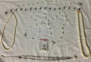 lot 65 image: Pearl Necklaces and Earrings Collection