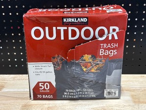 lot 32 image: 50 Gallon Outdoor Trash Bags
