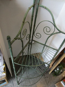 lot 40 image: Corner Shelf, Metal Folding
