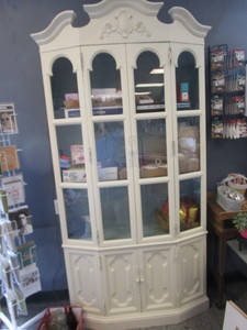 lot 4 image: China Hutch