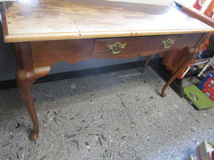 lot 20 image: Writing Desk