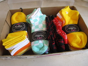 lot 98 image: Womens Socks