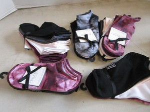 lot 105 image: Womens Socks