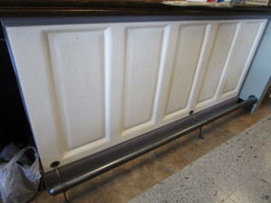 lot 16 image: Vintage Bar with Footrail
