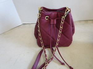 lot 114 image: Italian Leather Cinch Bag
