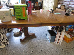 lot 18 image: Dining Table