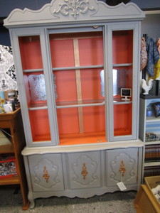 lot 11 image: China Hutch