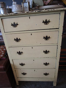 lot 24 image: Antique Dresser