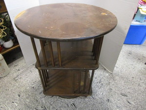 lot 25 image: Antique Revolving Library Table