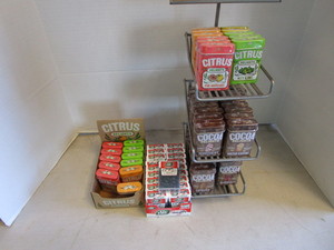 lot 194 image: Candies & Stand