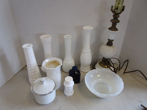 lot 214 image: Vintage Milk Glass