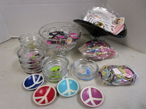 lot 237 image: Ash Trays, Umbrellas, Buttons, Key Fobs