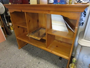 lot 251 image: Hutch Top With Open Shelves