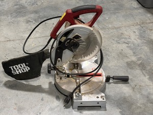 lot 5 image: Tool Shop 10 Compound Miter Saw