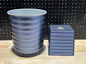 lot 38 image: Bathroom Trash Can and Kleenex Dispenser (Blue)