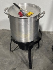 lot 44 image: Turkey Fryer