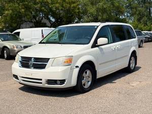 lot 12 image: 2010 DODGE GRAND CARAVAN SXT 2 Owner  No Accidents (NO RESERVE)