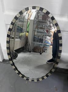 lot 6 image: Nice Oval Mirror. Very Heavy