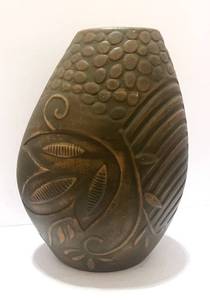 lot 31 image: Hand Crafted Stoneware Pottery Vase 10