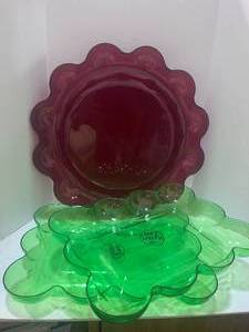 lot 39 image: Three Basket Ease Plastic Serving Trays