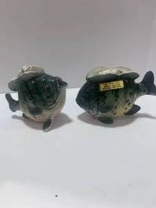lot 48 image: Two Lefton Ceramic Fish Planters One with Crack