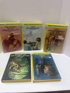 lot 50 image: Set of 5 Nancy Drew Books Published in 90s
