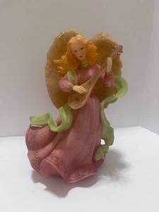 lot 56 image: Beautiful Vintage Resin Angel Music Box